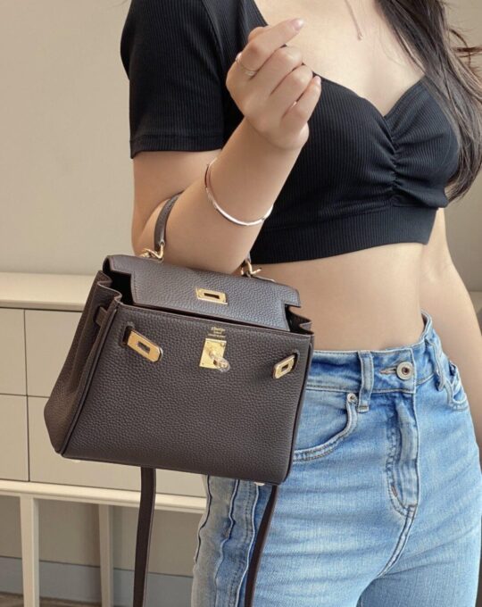 HERMÈS 1678129820445