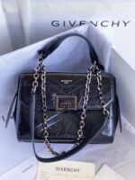GIVENCHY