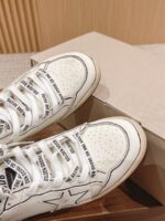 GOLDEN GOOSE