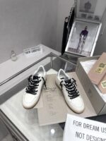 GOLDEN GOOSE