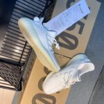 YEEZY BOOST 350 V2