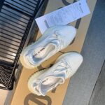 YEEZY BOOST 350 V2