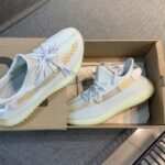 YEEZY BOOST 350 V2