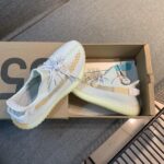 YEEZY BOOST 350 V2